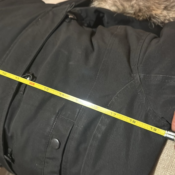 Authentic 🇨🇦 Canada goose jacket - Picture 14 of 17